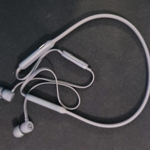 Selling beats earbuds